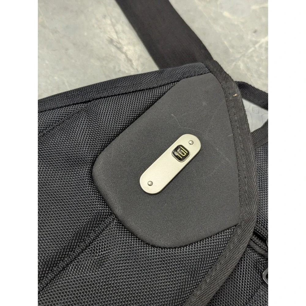 NWT Ful Messenger Laptop Bag Power Bank Crossbody‎ Travel Briefcase Black